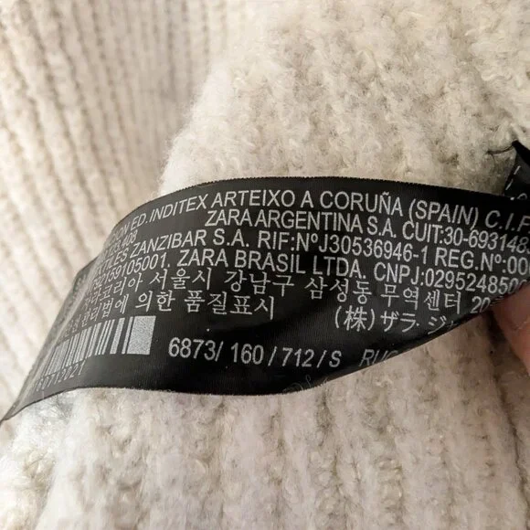 Zara long v-neck sweater dress - Picture 9 of 9